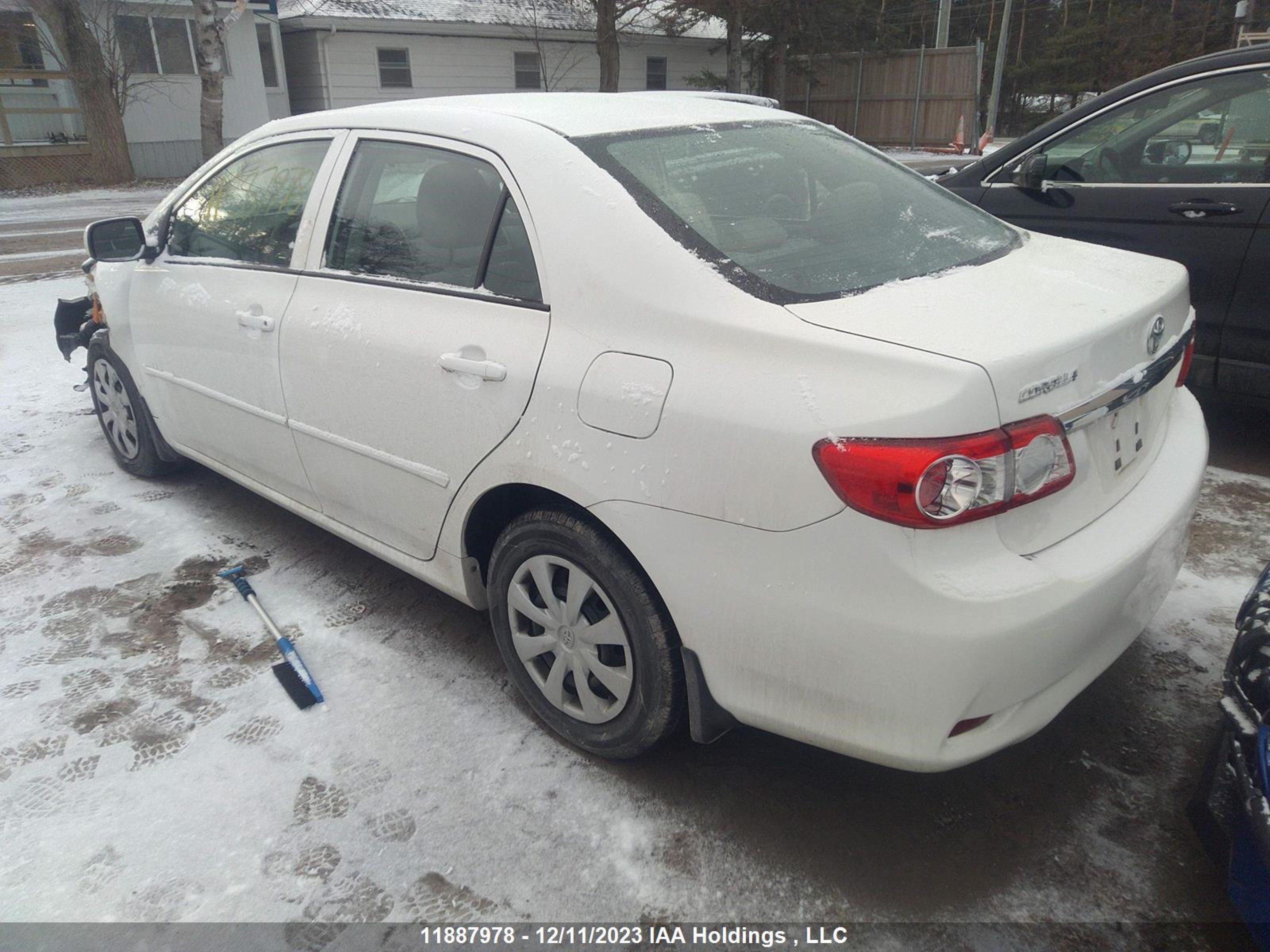 Photo 2 VIN: 2T1BU4EE5BC655501 - TOYOTA COROLLA 