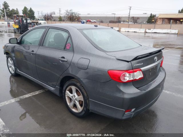 Photo 2 VIN: 2T1BU4EE5BC696629 - TOYOTA COROLLA 