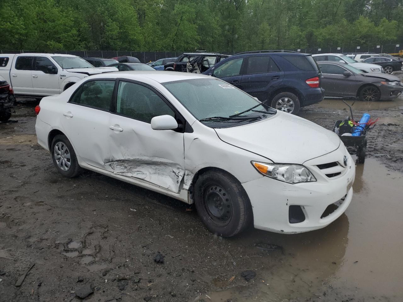 Photo 3 VIN: 2T1BU4EE5BC749555 - TOYOTA COROLLA 