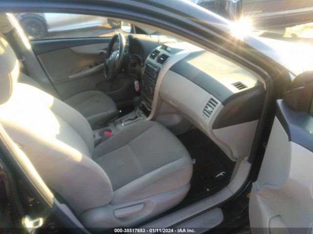 Photo 4 VIN: 2T1BU4EE5CC913131 - TOYOTA COROLLA 