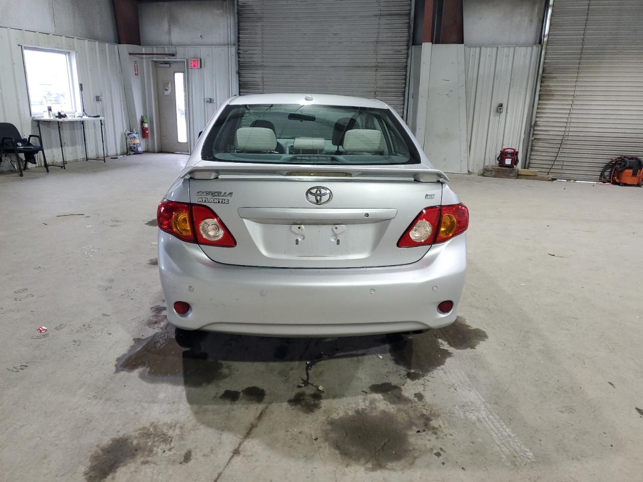 Photo 5 VIN: 2T1BU4EE6AC306443 - TOYOTA COROLLA 