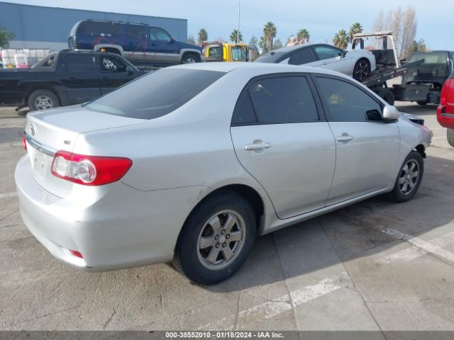 Photo 3 VIN: 2T1BU4EE6BC549817 - TOYOTA COROLLA 