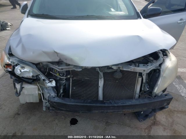 Photo 5 VIN: 2T1BU4EE6BC549817 - TOYOTA COROLLA 