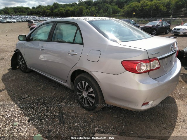 Photo 2 VIN: 2T1BU4EE6BC640747 - TOYOTA COROLLA 