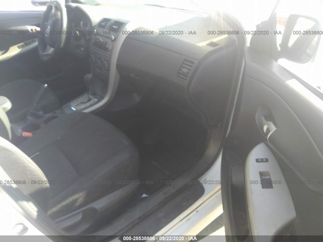 Photo 4 VIN: 2T1BU4EE6BC705953 - TOYOTA COROLLA 