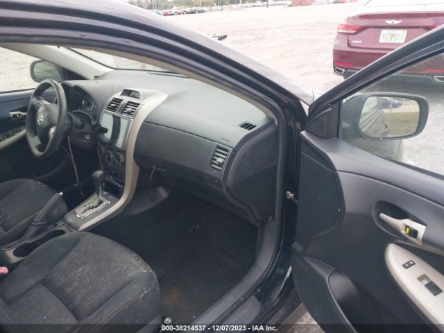 Photo 4 VIN: 2T1BU4EE6CC861752 - TOYOTA COROLLA 