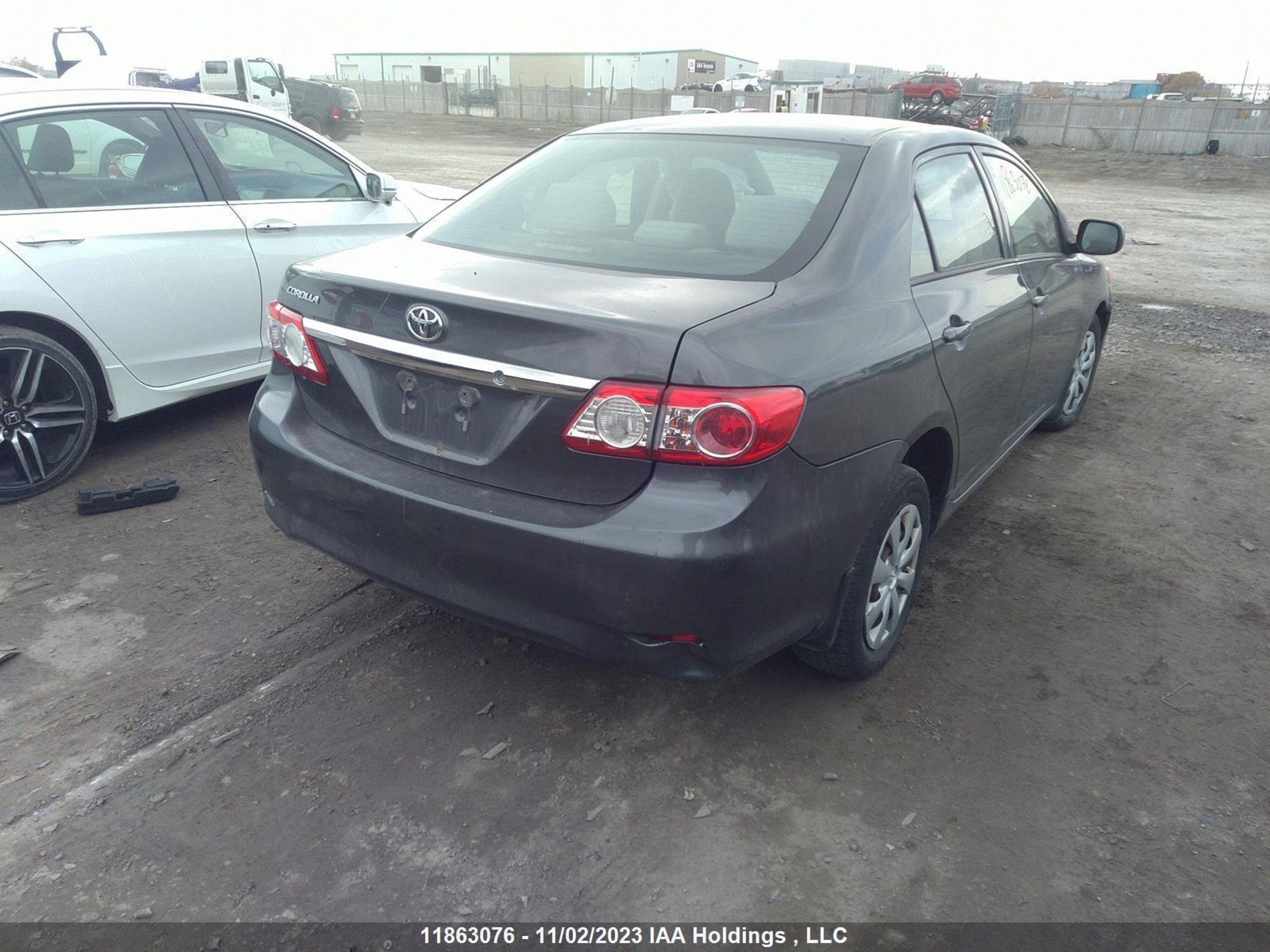 Photo 3 VIN: 2T1BU4EE6DC014036 - TOYOTA COROLLA 