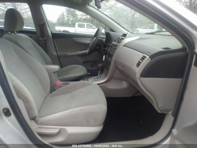 Photo 4 VIN: 2T1BU4EE6DC107946 - TOYOTA COROLLA 