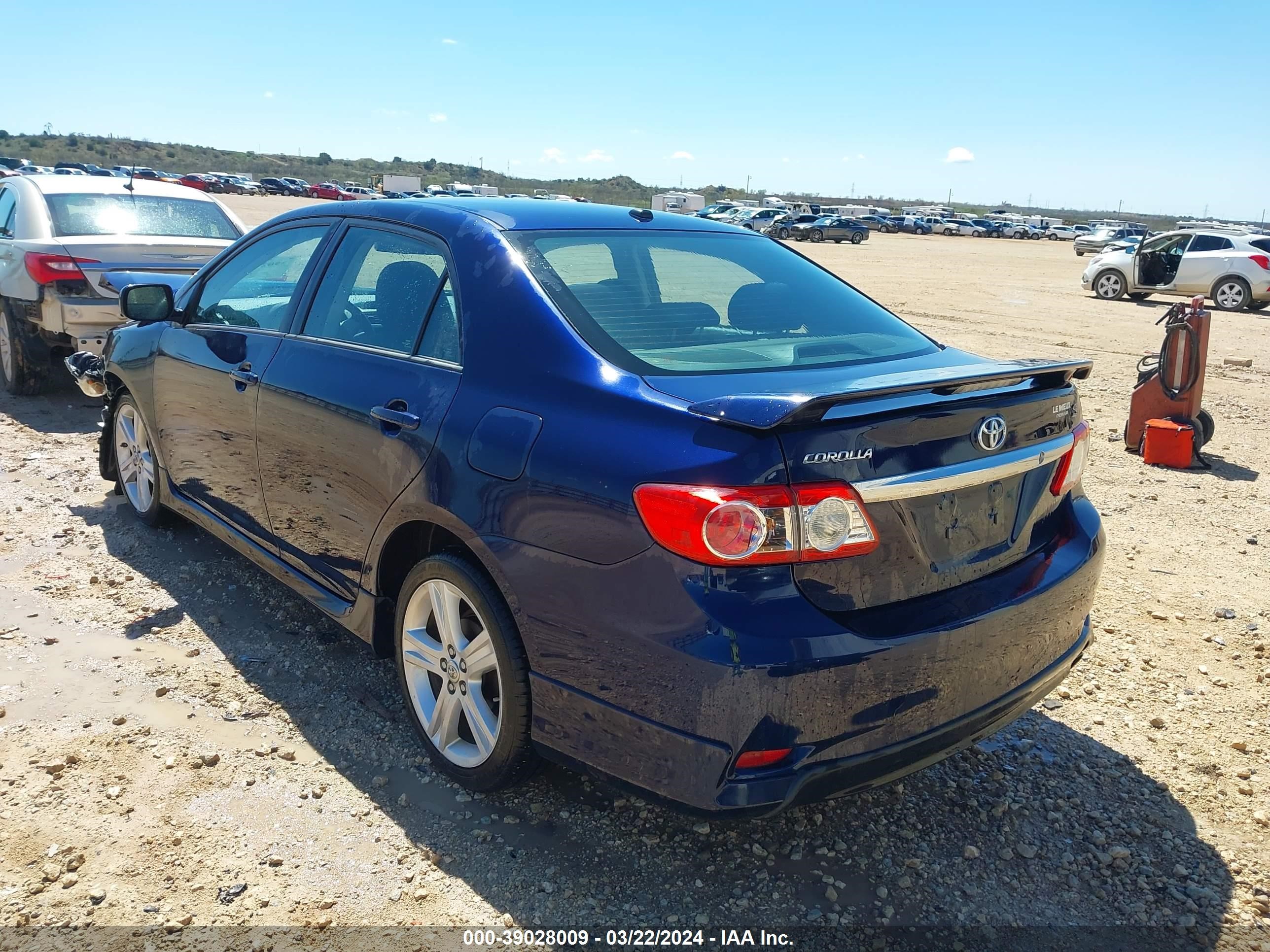 Photo 2 VIN: 2T1BU4EE6DC122768 - TOYOTA COROLLA 