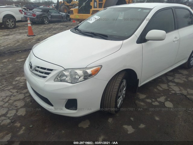 Photo 5 VIN: 2T1BU4EE6DC935866 - TOYOTA COROLLA 