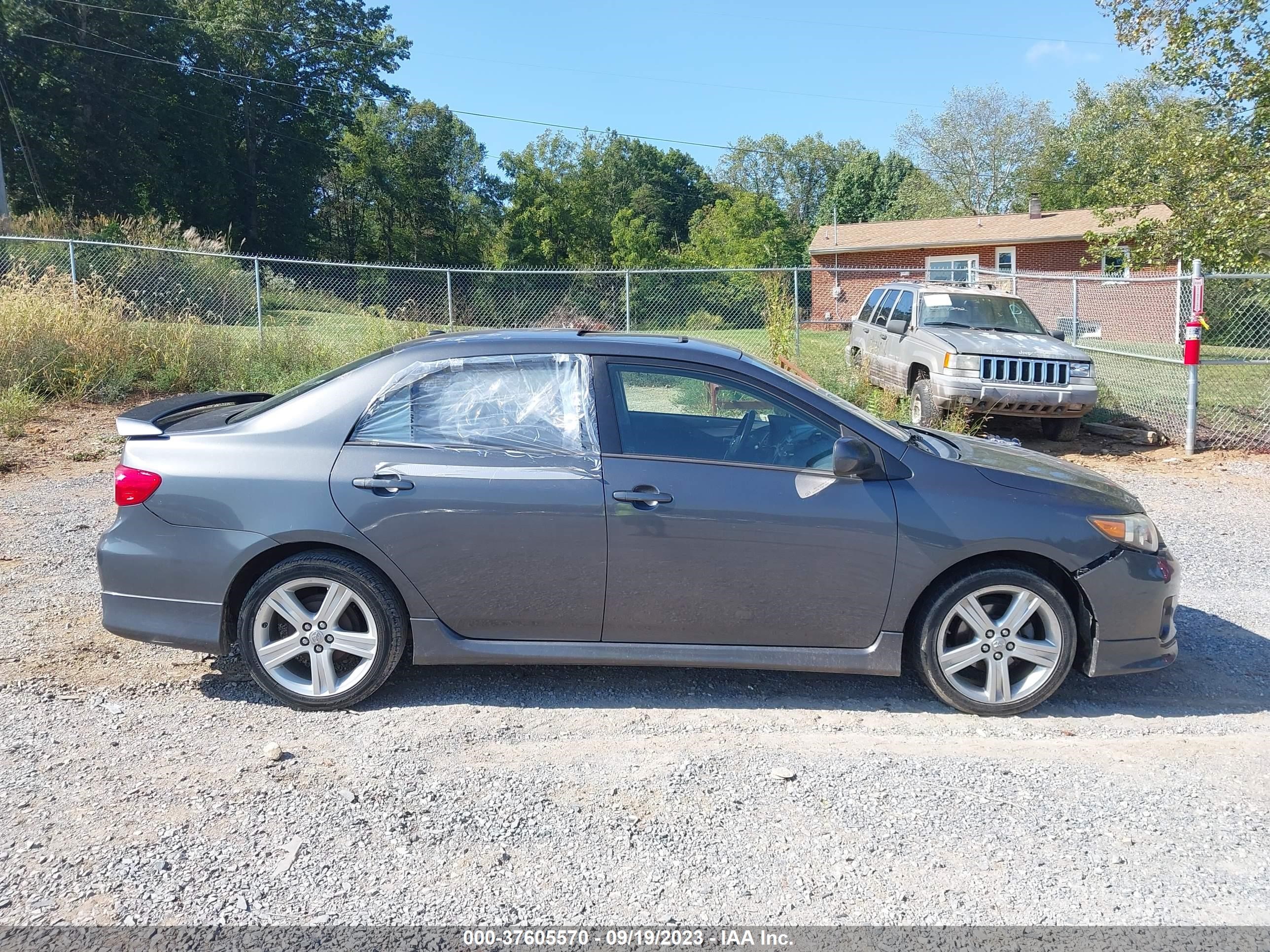 Photo 13 VIN: 2T1BU4EE6DC973730 - TOYOTA COROLLA 