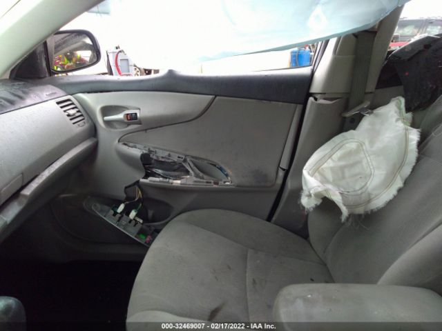 Photo 4 VIN: 2T1BU4EE6DC981018 - TOYOTA COROLLA 