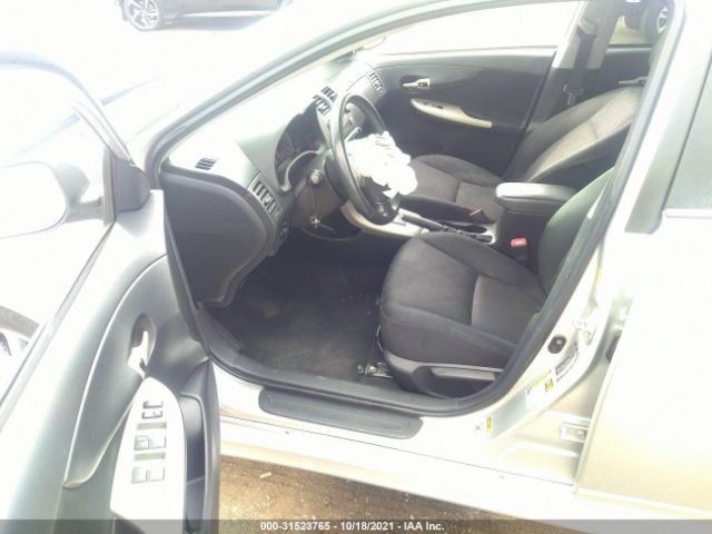 Photo 4 VIN: 2T1BU4EE7AC404039 - TOYOTA COROLLA 