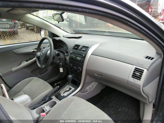 Photo 4 VIN: 2T1BU4EE7AC518235 - TOYOTA COROLLA 