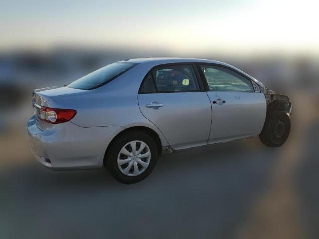 Photo 2 VIN: 2T1BU4EE7BC614500 - TOYOTA COROLLA 