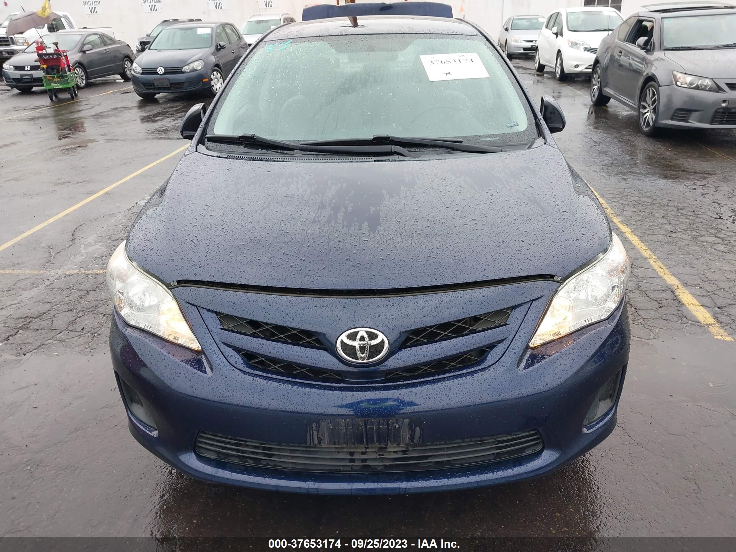 Photo 11 VIN: 2T1BU4EE7BC661218 - TOYOTA COROLLA 