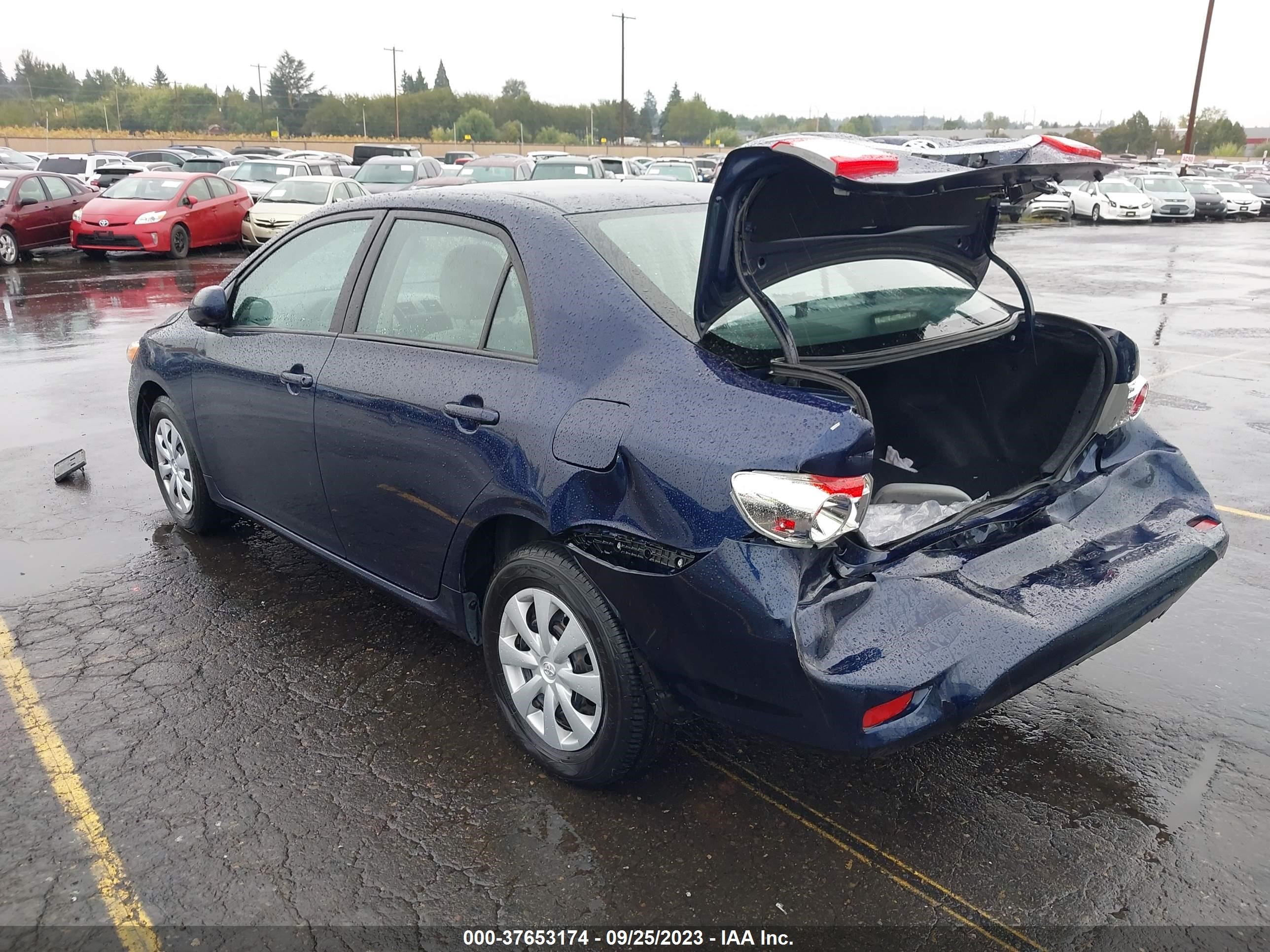 Photo 2 VIN: 2T1BU4EE7BC661218 - TOYOTA COROLLA 