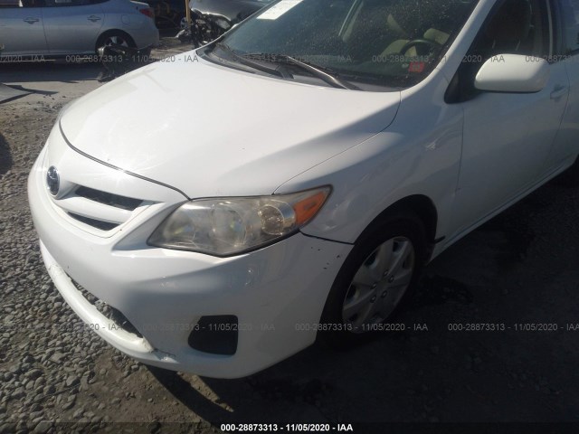 Photo 5 VIN: 2T1BU4EE7BC717657 - TOYOTA COROLLA 