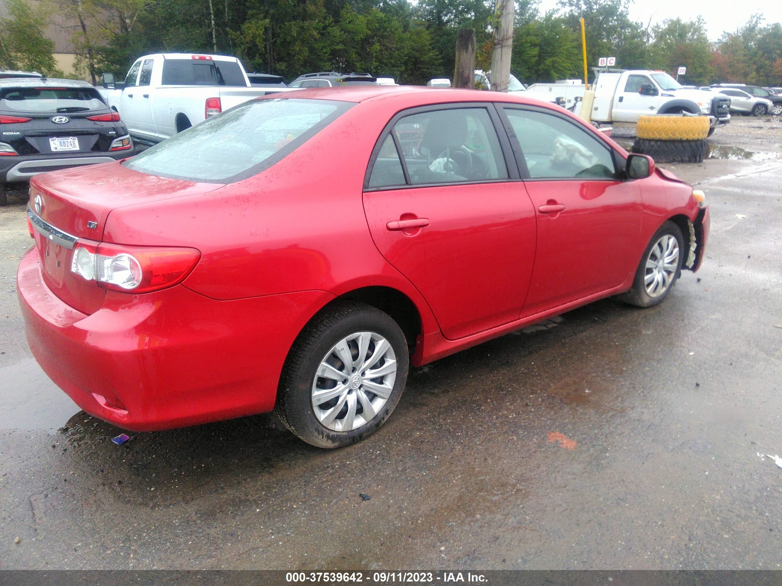 Photo 3 VIN: 2T1BU4EE7CC800720 - TOYOTA COROLLA 