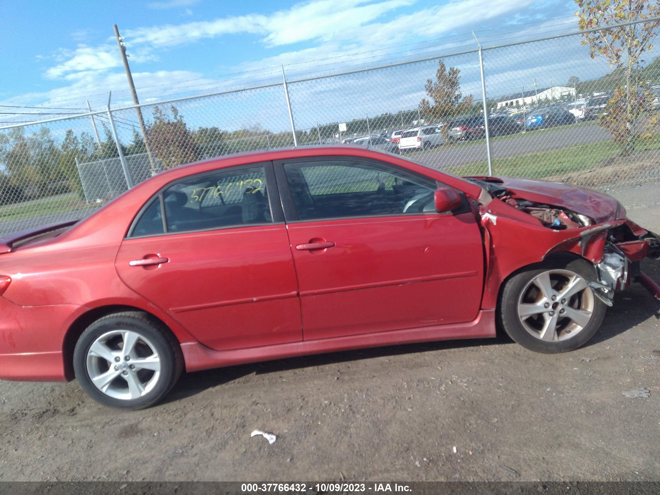 Photo 12 VIN: 2T1BU4EE7CC913969 - TOYOTA COROLLA 