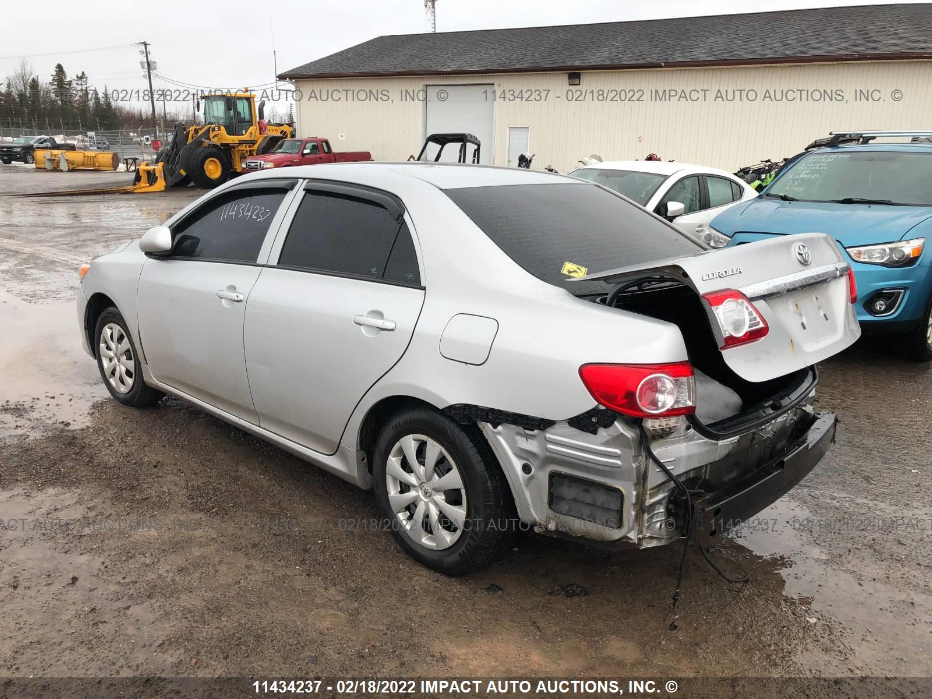 Photo 2 VIN: 2T1BU4EE7DC061737 - TOYOTA COROLLA 