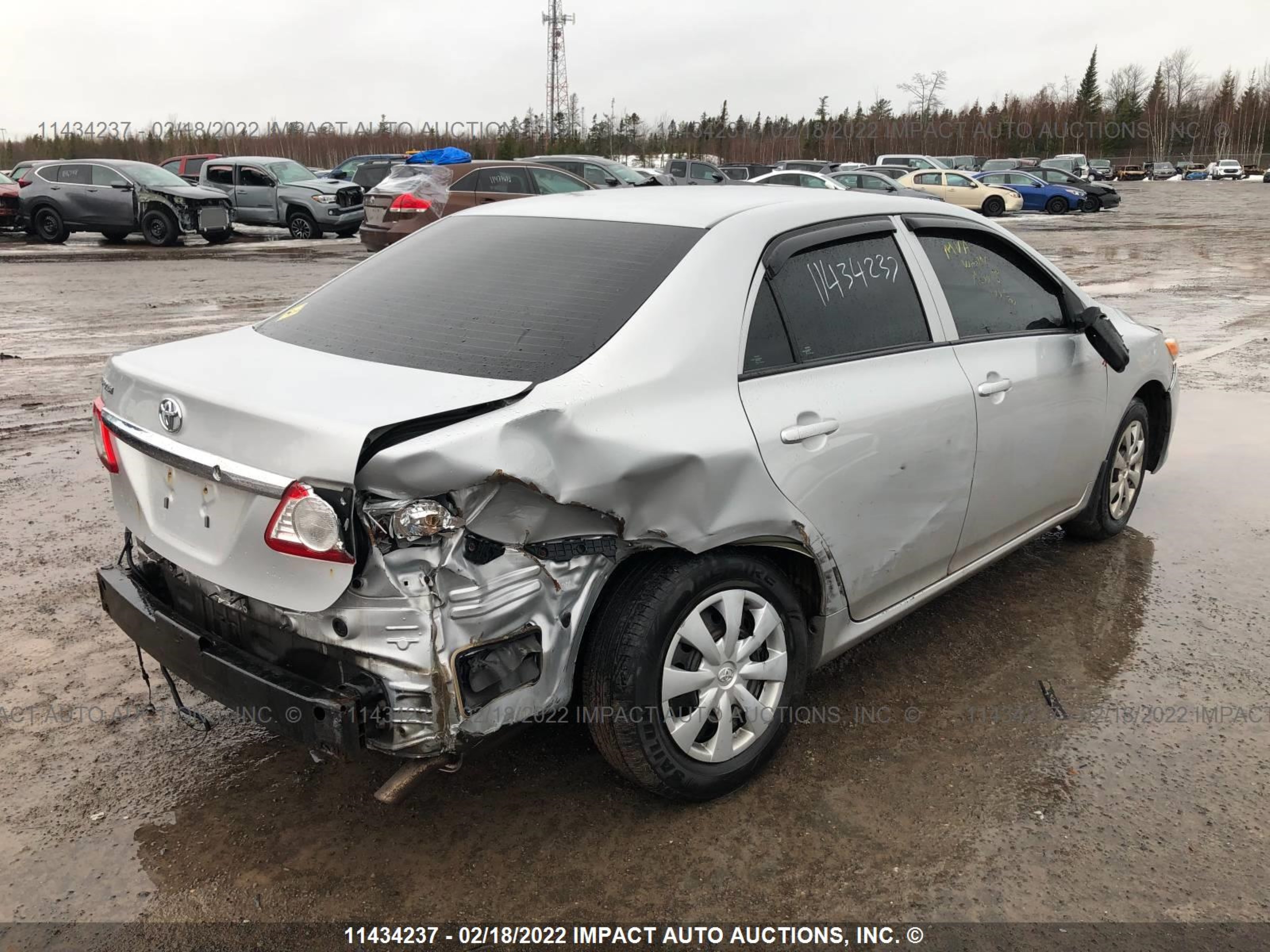 Photo 3 VIN: 2T1BU4EE7DC061737 - TOYOTA COROLLA 