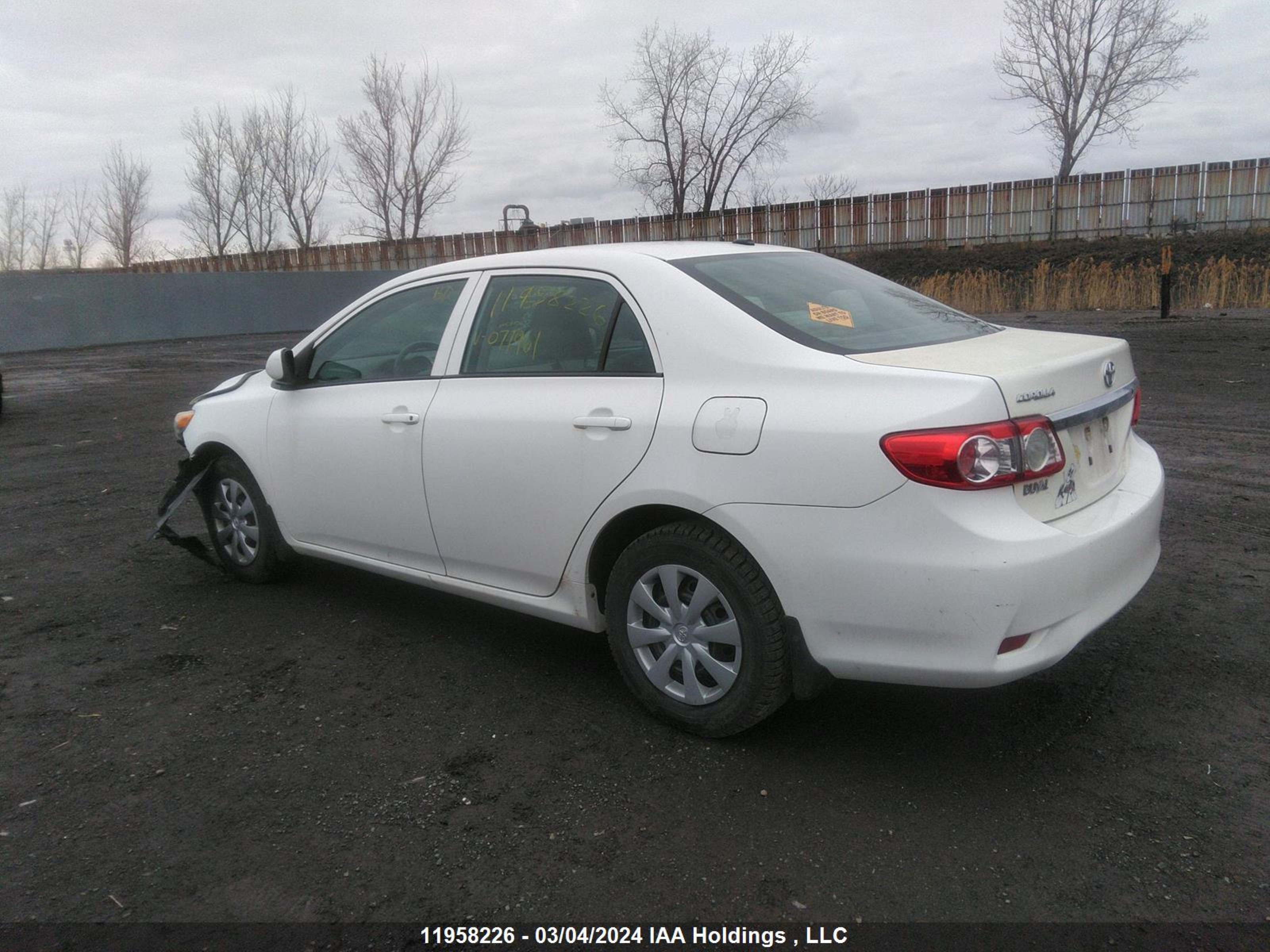 Photo 2 VIN: 2T1BU4EE7DC071961 - TOYOTA COROLLA 