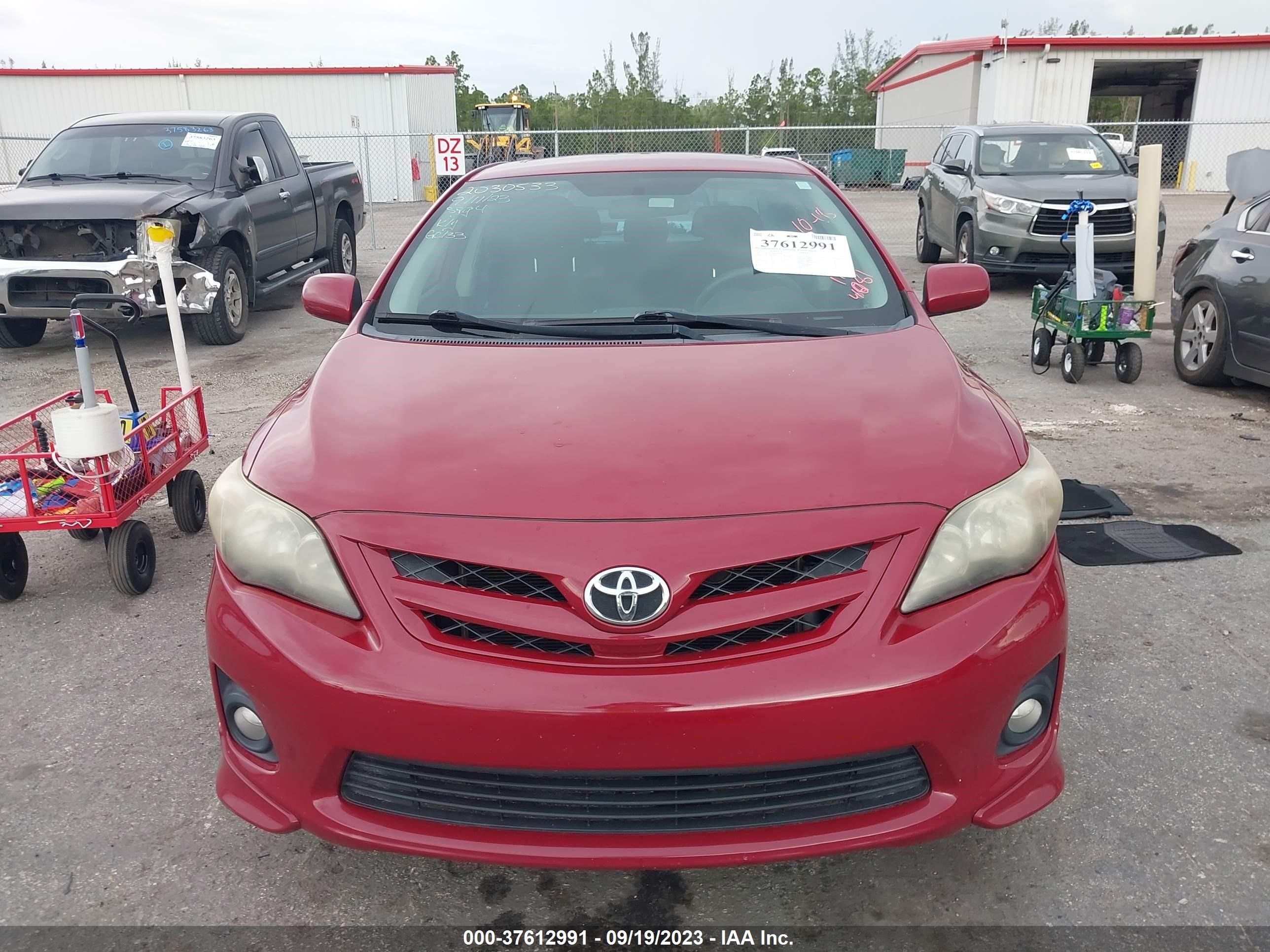 Photo 11 VIN: 2T1BU4EE8BC624081 - TOYOTA COROLLA 