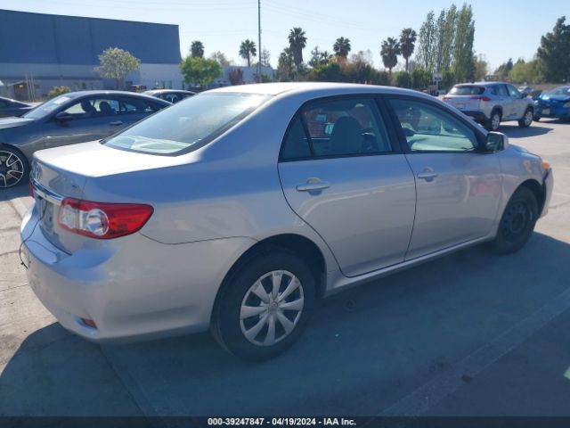 Photo 3 VIN: 2T1BU4EE8BC624386 - TOYOTA COROLLA 