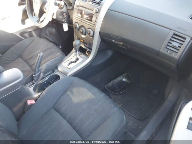 Photo 4 VIN: 2T1BU4EE8BC727064 - TOYOTA COROLLA 