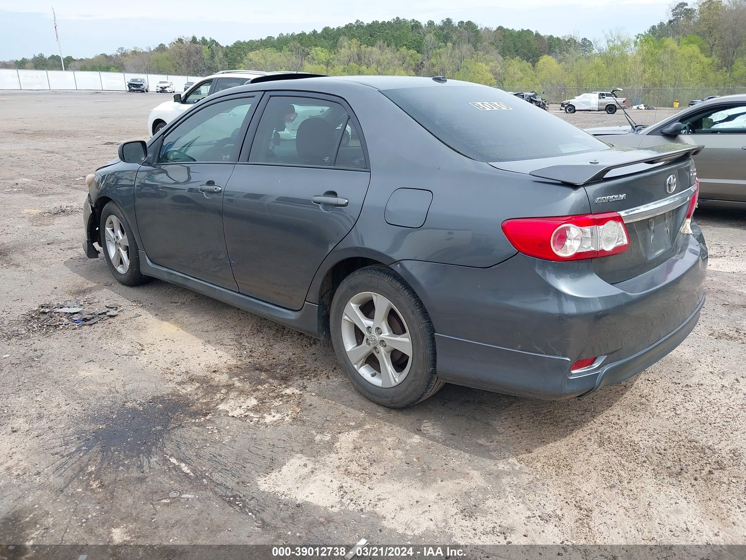 Photo 2 VIN: 2T1BU4EE8BC743930 - TOYOTA COROLLA 