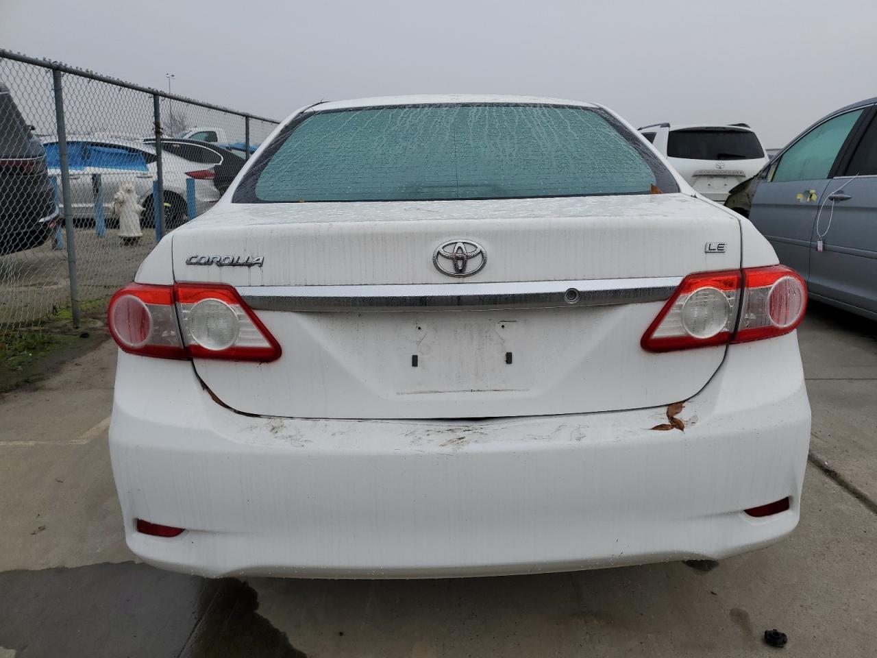 Photo 5 VIN: 2T1BU4EE8CC804730 - TOYOTA COROLLA 