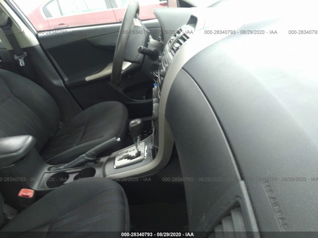 Photo 4 VIN: 2T1BU4EE8CC821785 - TOYOTA COROLLA 