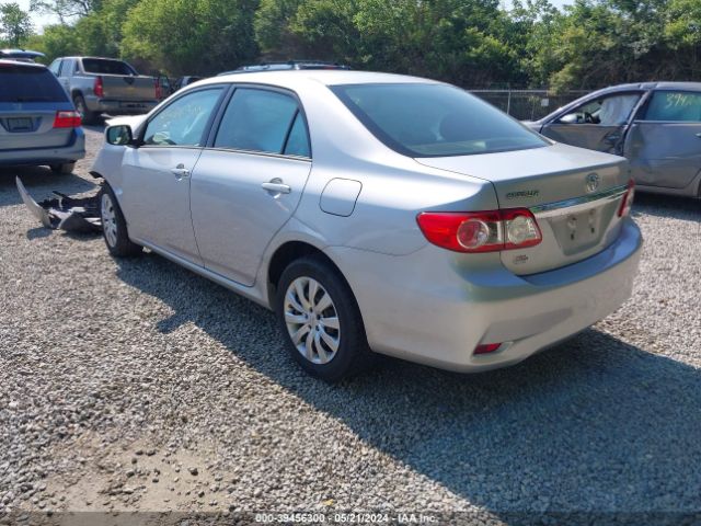 Photo 2 VIN: 2T1BU4EE8CC840093 - TOYOTA COROLLA 