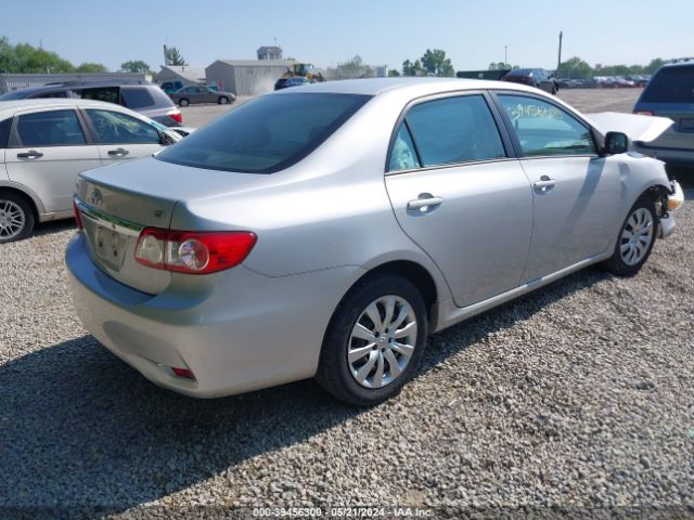 Photo 3 VIN: 2T1BU4EE8CC840093 - TOYOTA COROLLA 