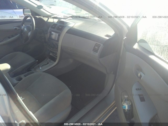 Photo 4 VIN: 2T1BU4EE8DC986334 - TOYOTA COROLLA 