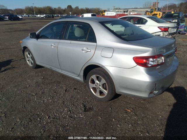 Photo 2 VIN: 2T1BU4EE9BC640726 - TOYOTA COROLLA 