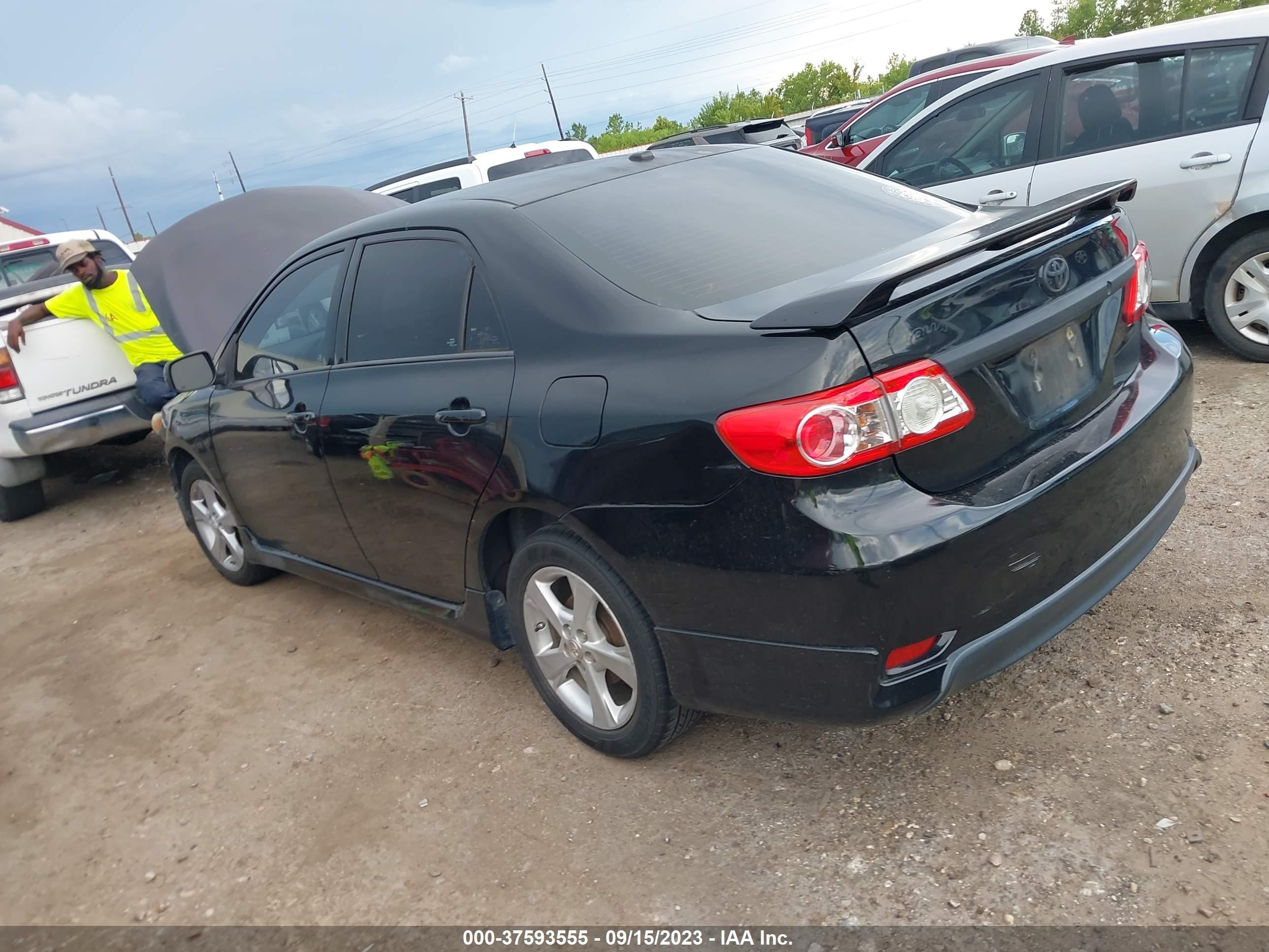 Photo 2 VIN: 2T1BU4EE9BC648521 - TOYOTA COROLLA 