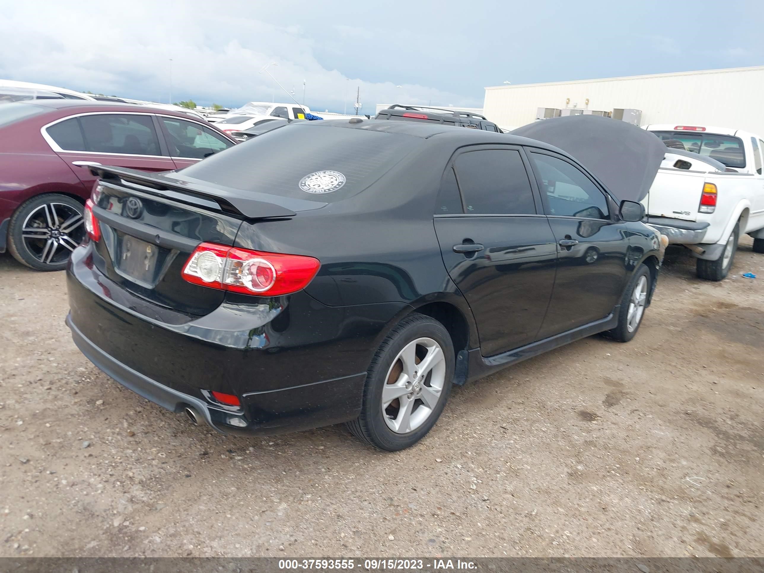 Photo 3 VIN: 2T1BU4EE9BC648521 - TOYOTA COROLLA 