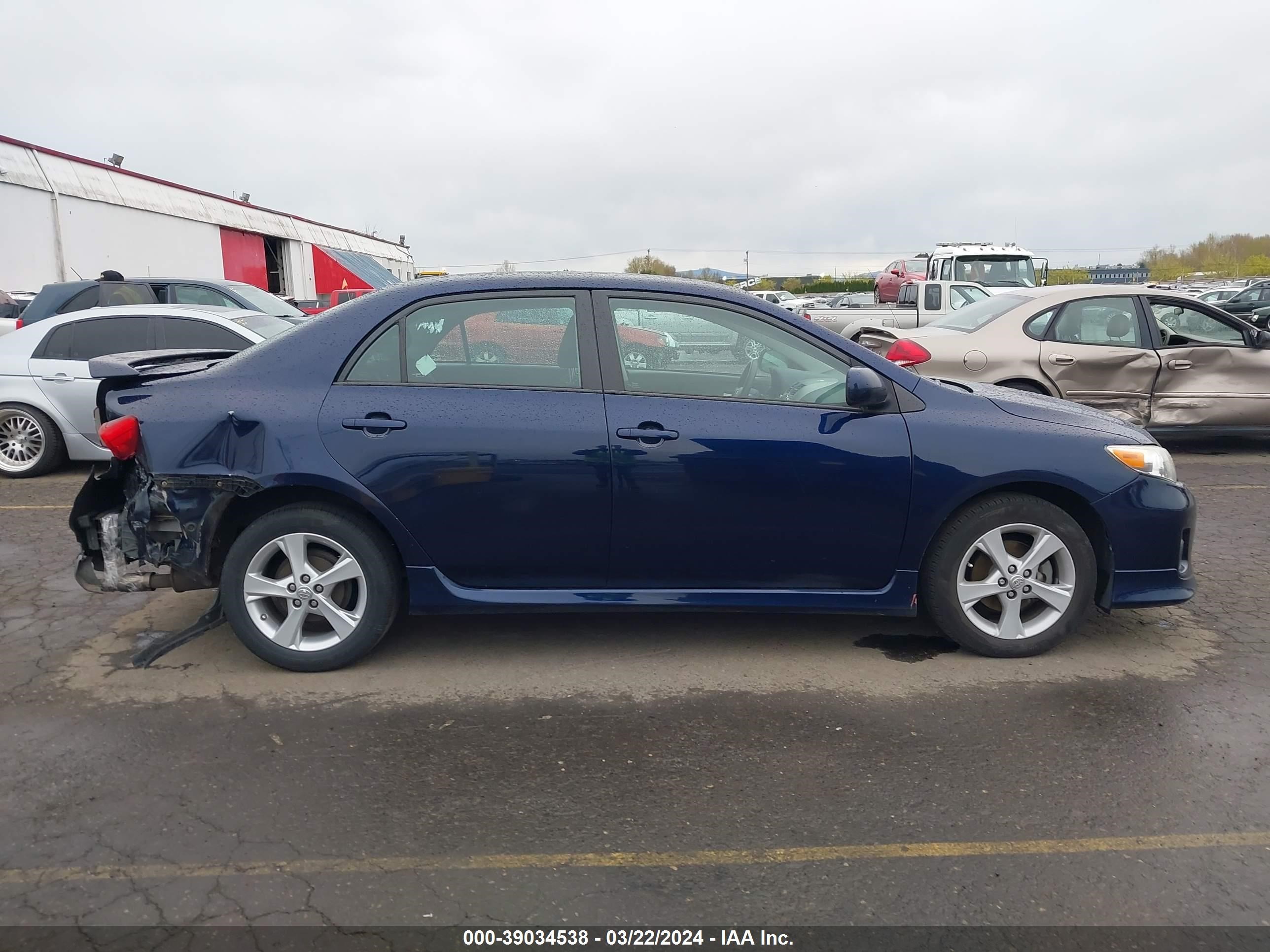 Photo 12 VIN: 2T1BU4EE9BC663553 - TOYOTA COROLLA 