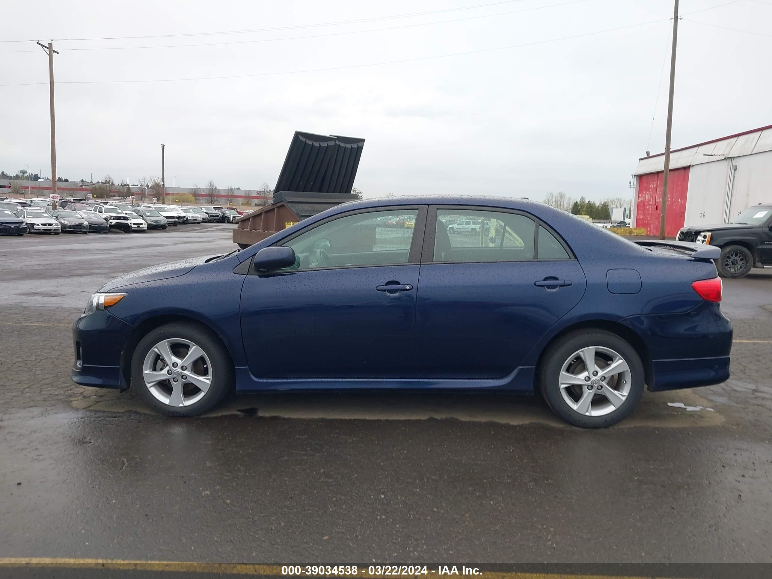 Photo 13 VIN: 2T1BU4EE9BC663553 - TOYOTA COROLLA 