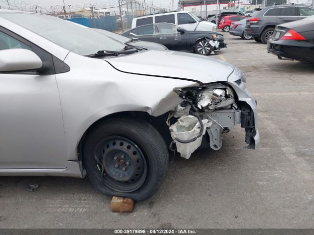 Photo 5 VIN: 2T1BU4EE9BC738008 - TOYOTA COROLLA 