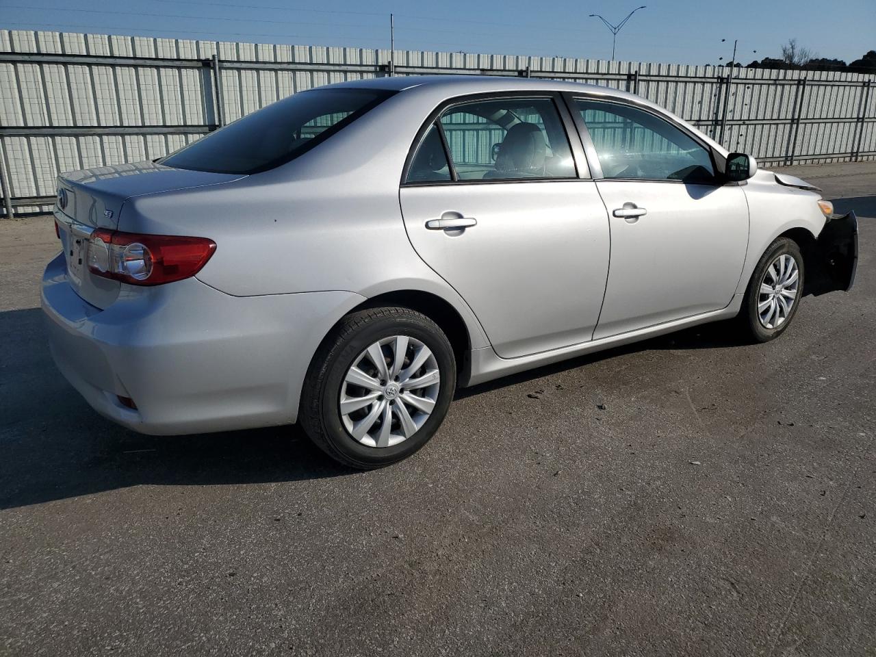 Photo 2 VIN: 2T1BU4EE9CC787517 - TOYOTA COROLLA 