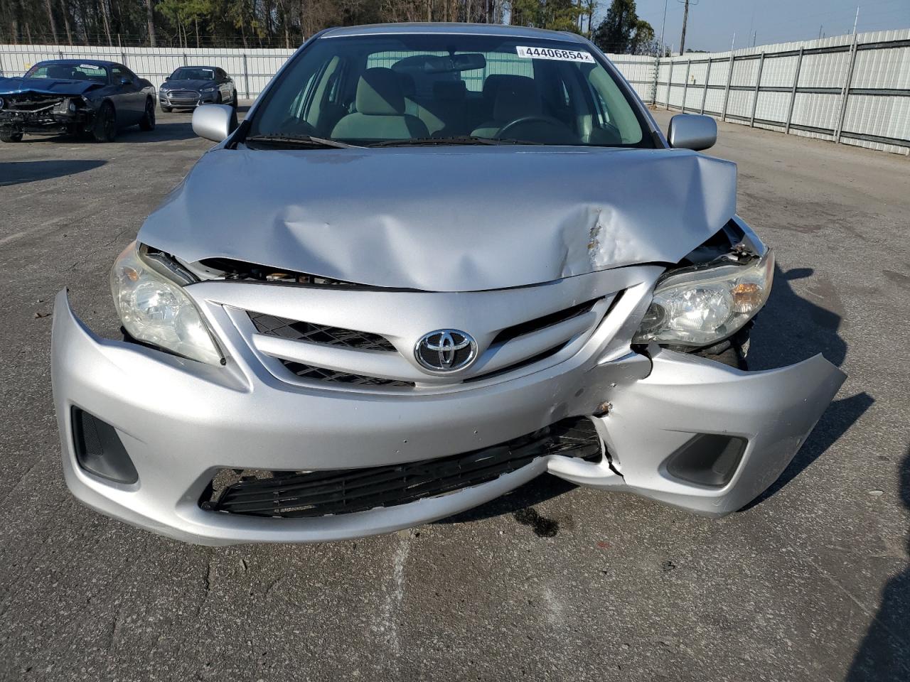 Photo 4 VIN: 2T1BU4EE9CC787517 - TOYOTA COROLLA 