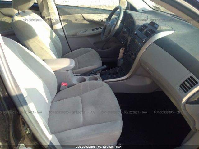 Photo 4 VIN: 2T1BU4EE9CC856979 - TOYOTA COROLLA 