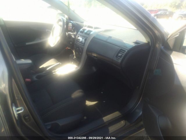 Photo 4 VIN: 2T1BU4EE9CC907090 - TOYOTA COROLLA 