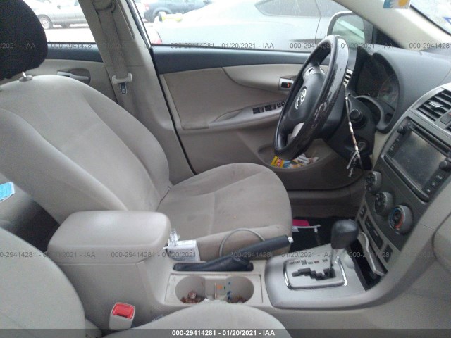 Photo 4 VIN: 2T1BU4EE9DC052389 - TOYOTA COROLLA 