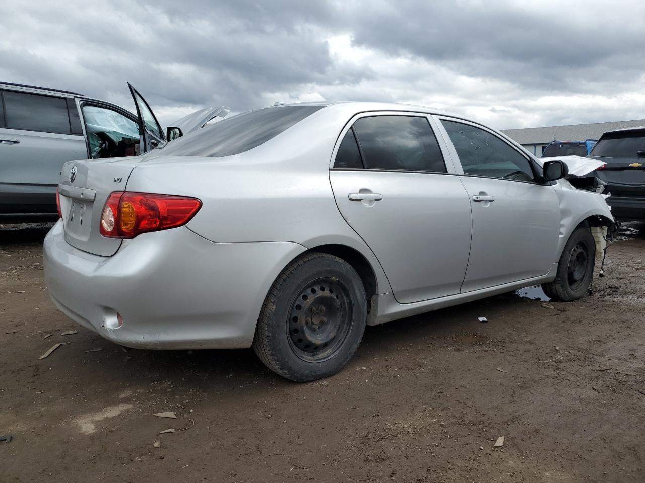 Photo 2 VIN: 2T1BU4EEXAC343558 - TOYOTA COROLLA 