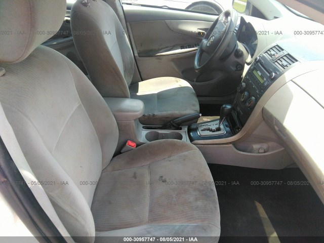 Photo 4 VIN: 2T1BU4EEXAC383901 - TOYOTA COROLLA 