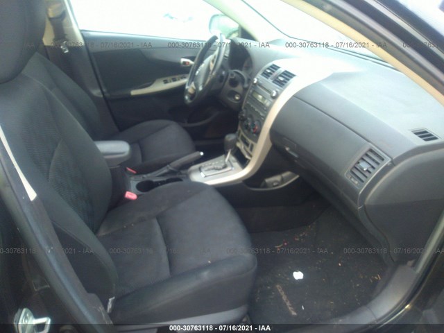 Photo 4 VIN: 2T1BU4EEXAC455843 - TOYOTA COROLLA 